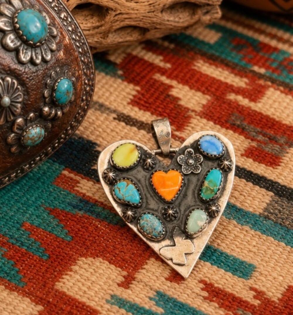 Spiny Orange surrounded by Six Different Types of Turquoise